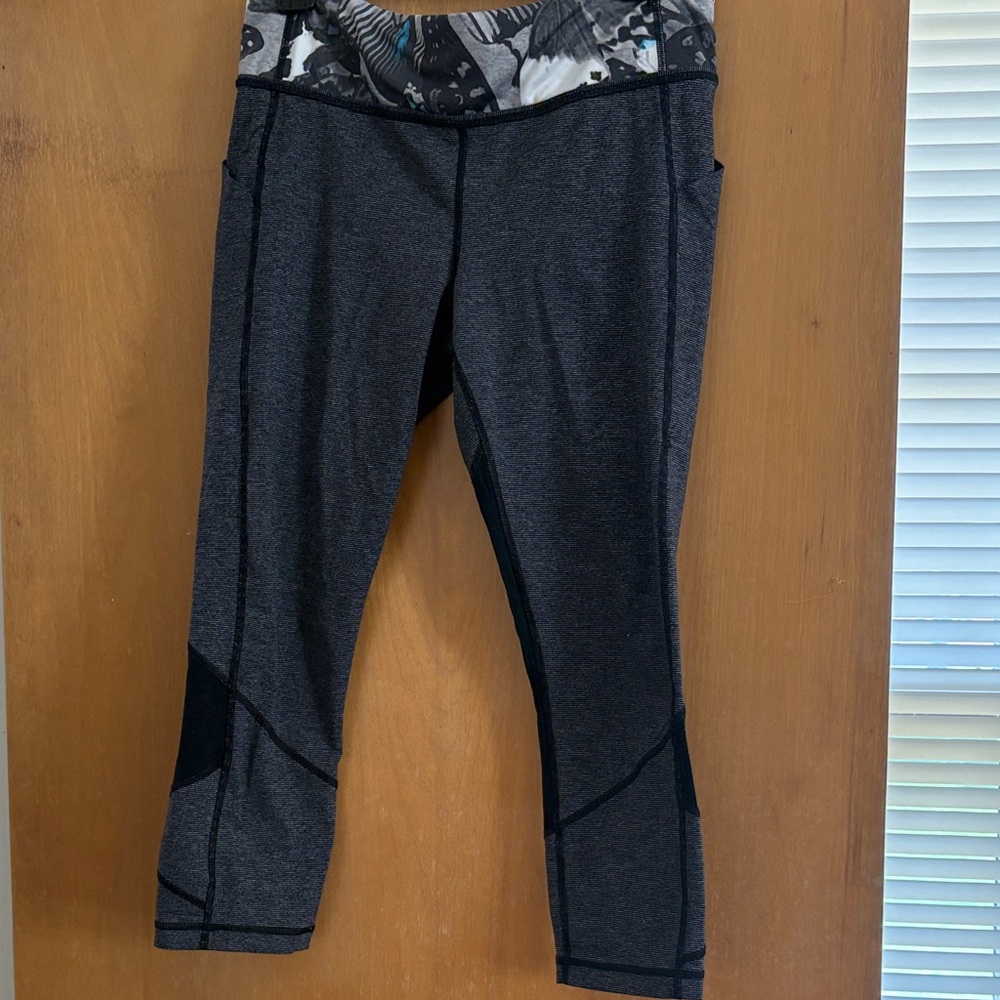 lululemon athletica Charcoal Gray Printed Waist Capris